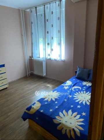 Eladó téglalakás, Mohácson 42 M Ft, 2 szobás