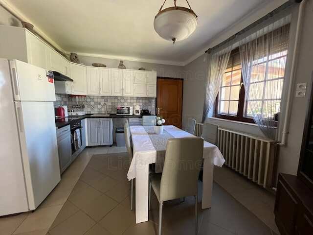 Eladó családi ház, Balatonlelleén 98.9 M Ft, 8 szobás