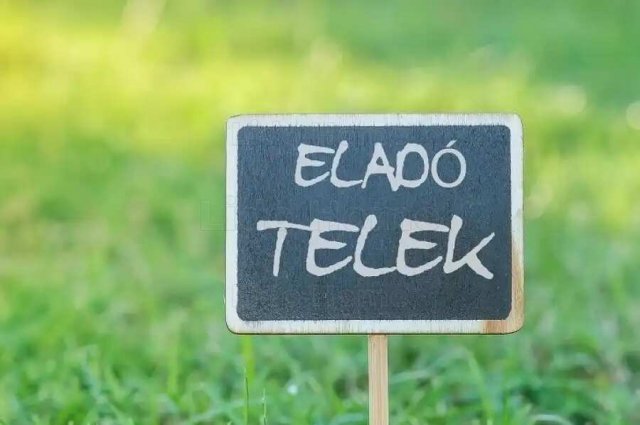 Eladó telek, Száron 20 M Ft / költözzbe.hu