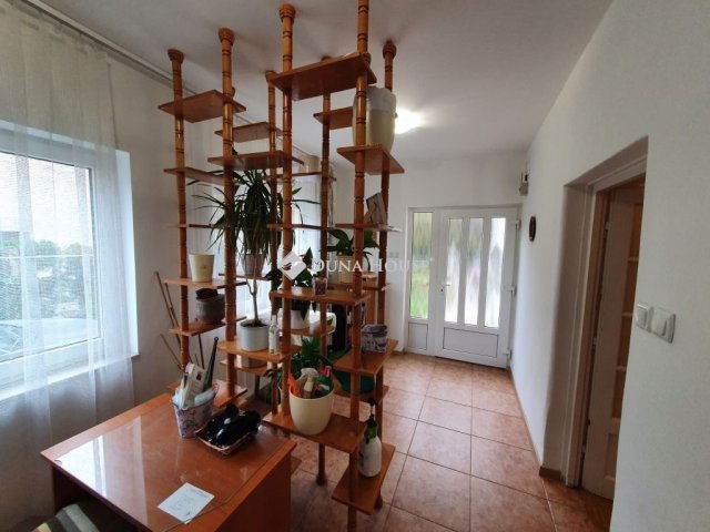 Eladó téglalakás, Vácon 85 M Ft, 2 szobás