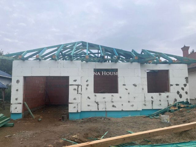 Eladó ikerház, Nyíregyházán 79.9 M Ft, 4 szobás