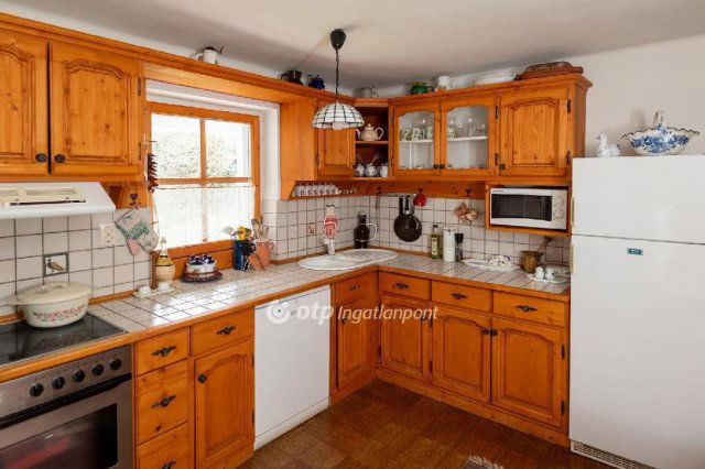 Eladó családi ház, Paloznakon 198 M Ft, 5 szobás