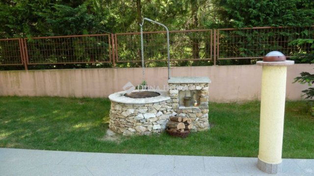 Eladó ikerház, Budapesten, III. kerületben 340 M Ft, 5 szobás
