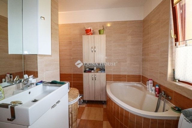 Eladó családi ház, Budapesten, XX. kerületben 78.9 M Ft
