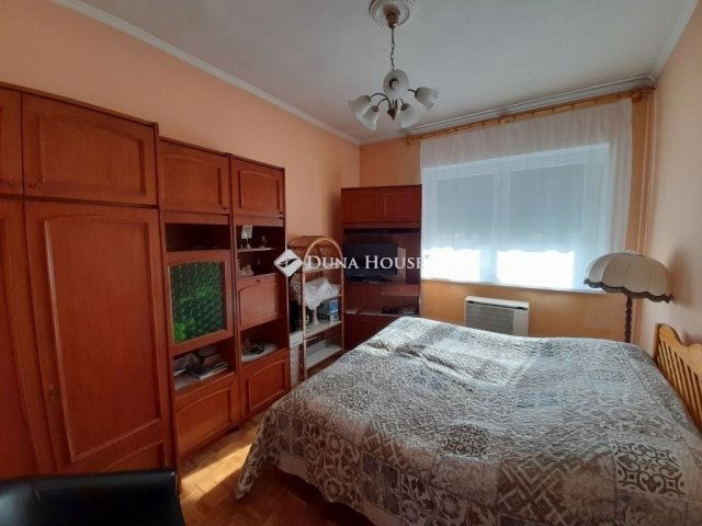 Eladó családi ház, Gödöllőn 120 M Ft, 5 szobás