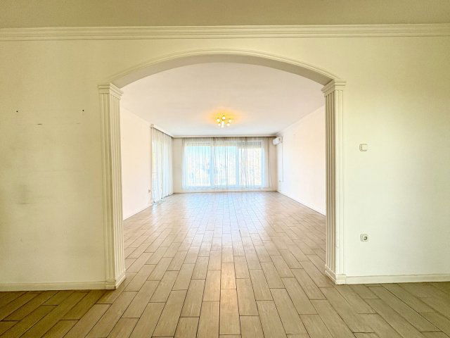 Eladó családi ház, Debrecenben 299 M Ft, 3 szobás