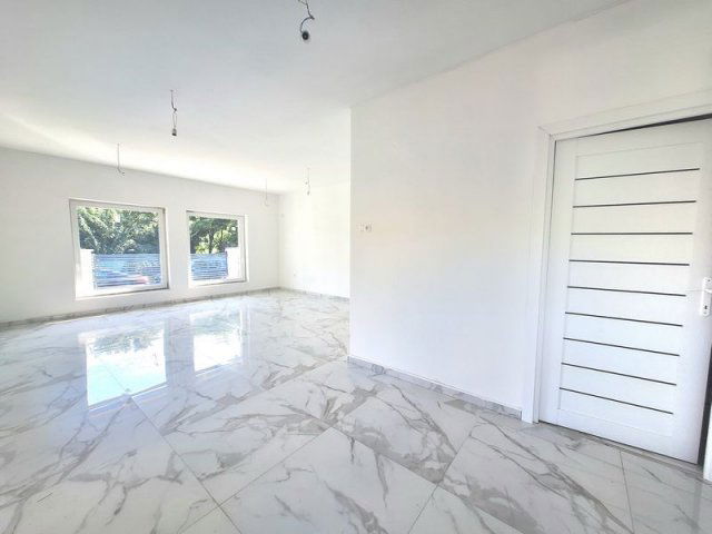 Eladó családi ház, Ercsiben 64.9 M Ft, 4 szobás