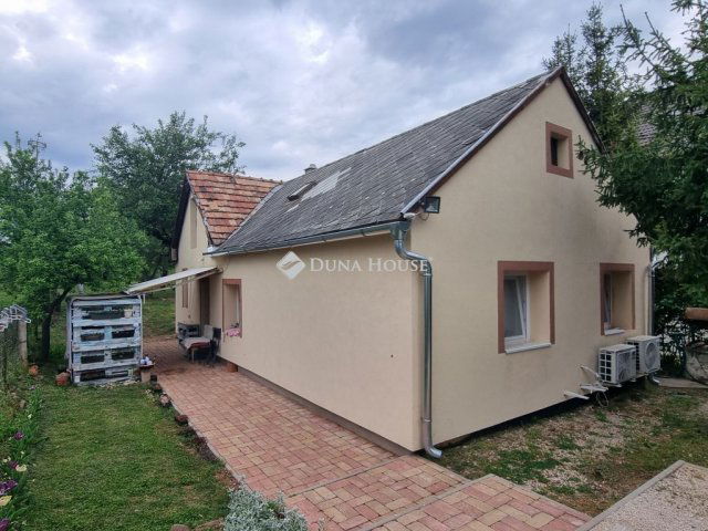Eladó családi ház, Balatonalmádiban 89.9 M Ft, 4 szobás