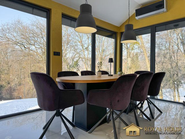 Eladó családi ház, Miskolcon 109.9 M Ft, 4 szobás