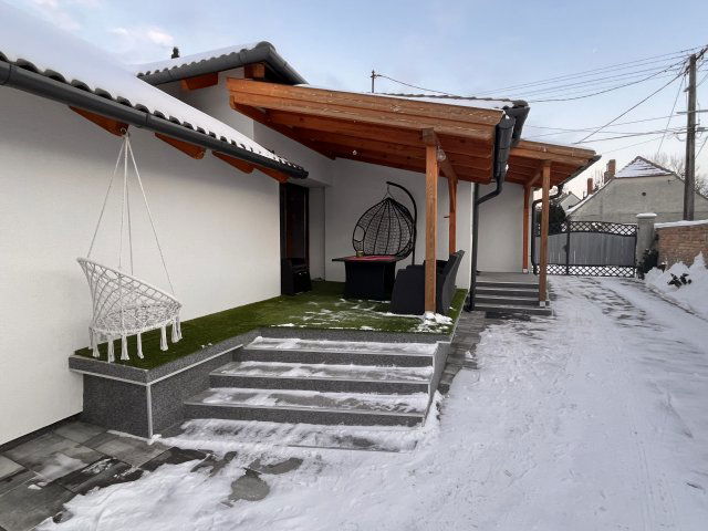 Eladó családi ház, Ajkán, Juhar soron 85 M Ft, 2 szobás