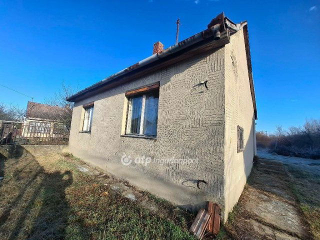 Eladó családi ház, Biharkeresztesen 10.9 M Ft, 2 szobás