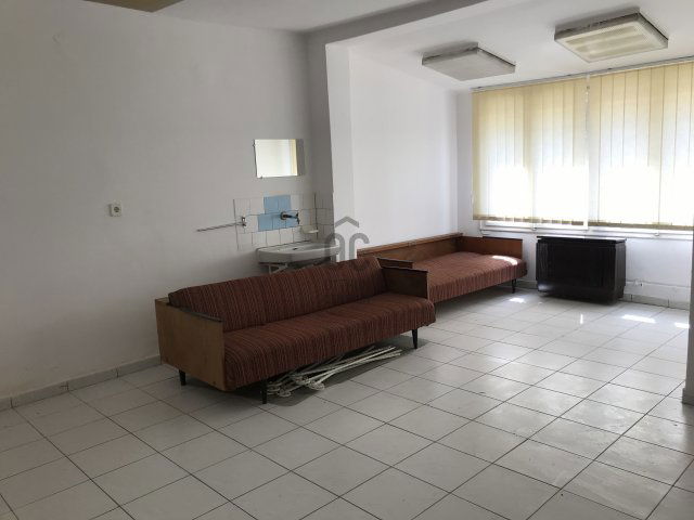 Kiadó ipari ingatlan, Debrecenben 100 E Ft / hó