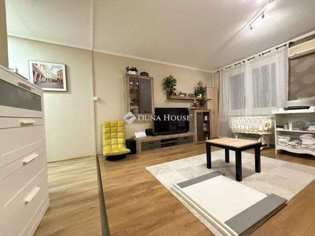 Eladó panellakás, Kecskeméten 53.9 M Ft, 2 szobás