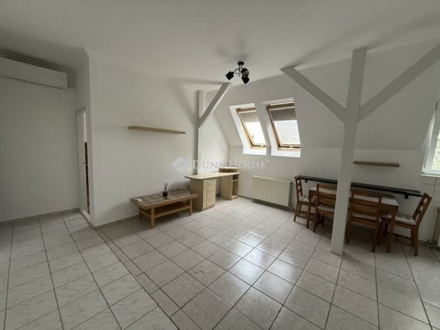 Eladó téglalakás, Kecskeméten 42.5 M Ft, 2 szobás