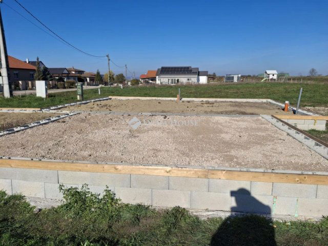 Eladó telek, Pátkán 20 M Ft / költözzbe.hu