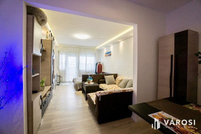 Eladó panellakás, Győrött 54.9 M Ft, 2 szobás