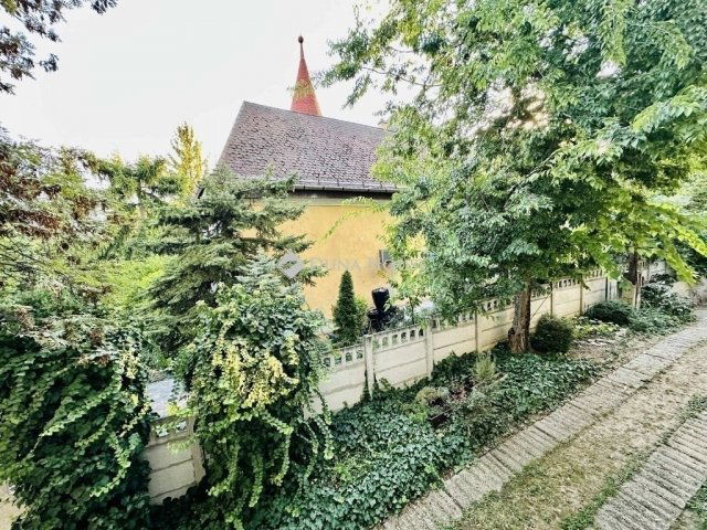 Eladó téglalakás, Budapesten, II. kerületben 135 M Ft, 3 szobás