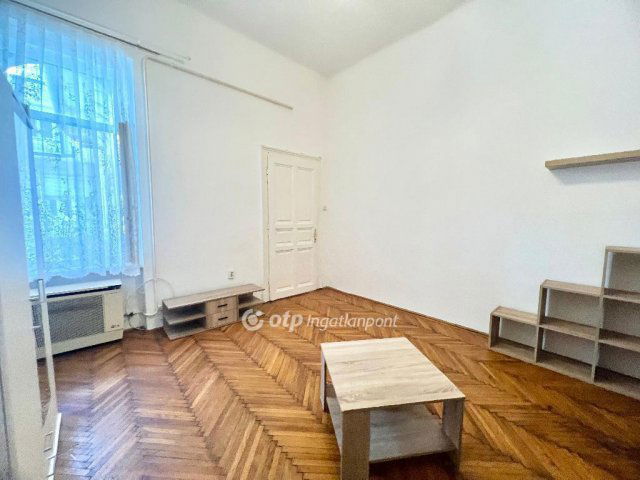 Eladó téglalakás, Budapesten, V. kerületben 85.5 M Ft, 2 szobás