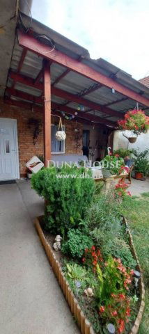 Eladó családi ház, Sárisápon 39.9 M Ft, 4 szobás