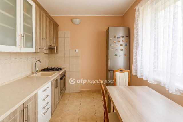 Eladó panellakás, Szigetszentmiklóson 58 M Ft, 2+1 szobás