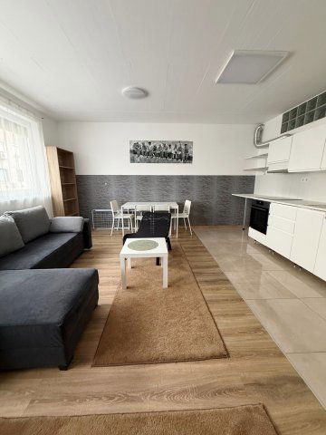 Kiadó téglalakás, albérlet, Szegeden, Alföldi utcában