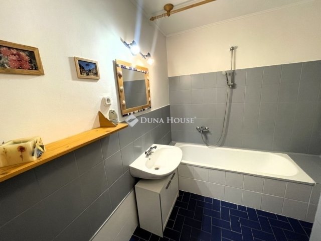 Eladó téglalakás, Kecskeméten 49.9 M Ft, 3 szobás