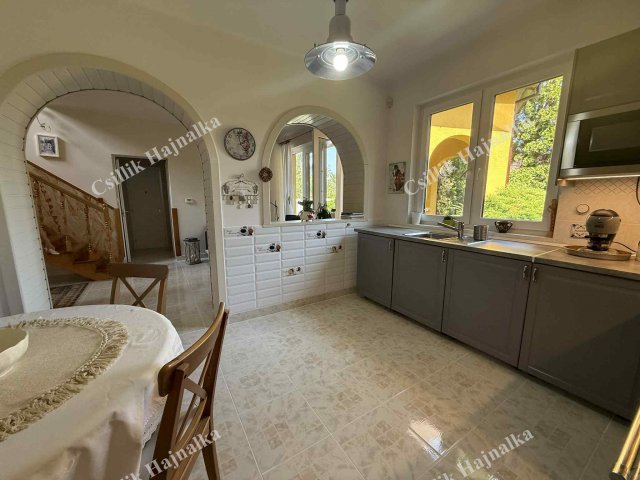 Eladó családi ház, Szolnokon 115 M Ft, 4+1 szobás