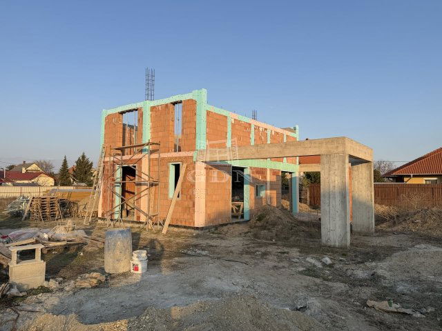 Eladó családi ház, Gyálon 115.5 M Ft, 5 szobás