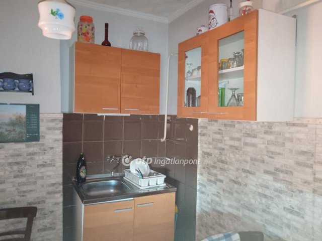 Eladó családi ház, Tiszapüspökin 21.5 M Ft, 3 szobás