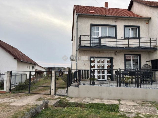 Eladó ikerház, Csóron 79.9 M Ft, 5 szobás / költözzbe.hu