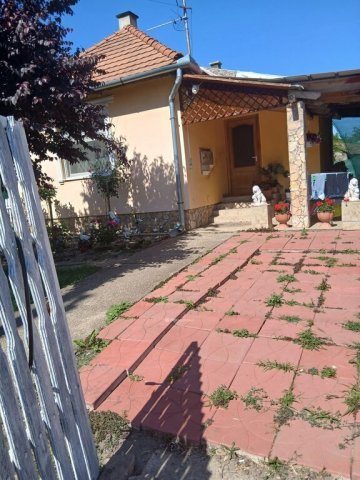 Eladó családi ház, Kabán 38.5 M Ft, 2 szobás