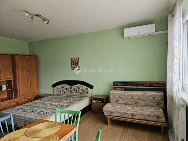 Eladó panellakás, Bakonyszentlászlón 19.5 M Ft, 1 szobás