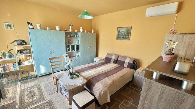 Eladó családi ház, Dunakeszin 64.9 M Ft, 2 szobás