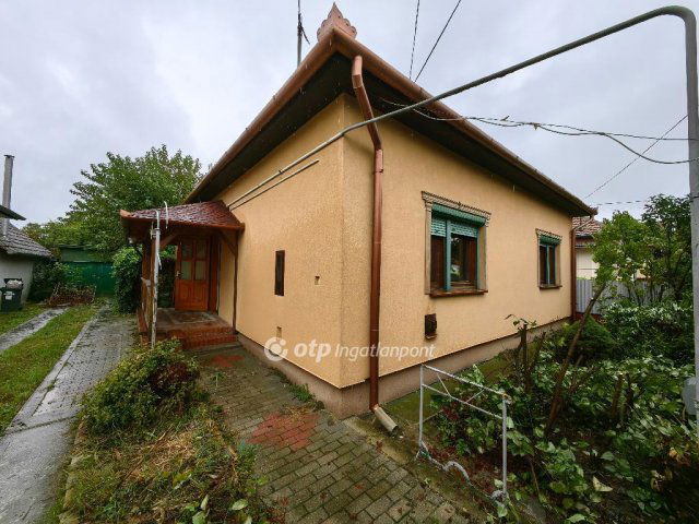 Eladó családi ház, Szeghalmon 24.45 M Ft, 2 szobás