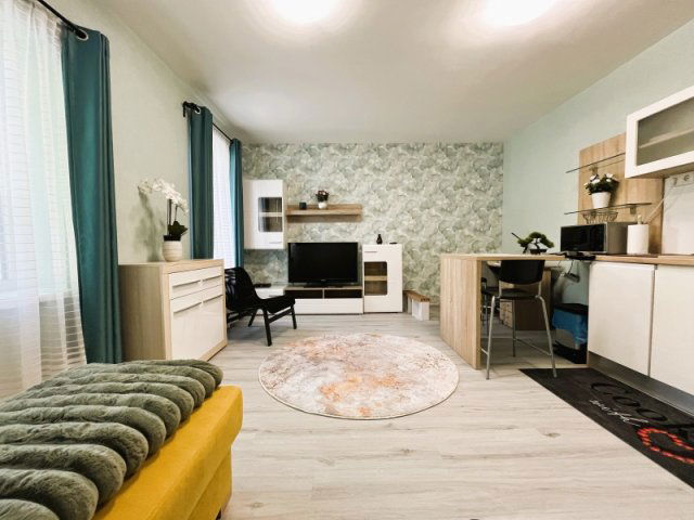 Kiadó téglalakás, albérlet, Pécsett 220 E Ft / hó, 2 szobás