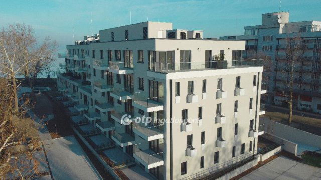 Eladó téglalakás, Siófokon 87.9 M Ft, 2 szobás