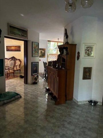 Eladó családi ház, Pécsett 125 M Ft, 4+3 szobás