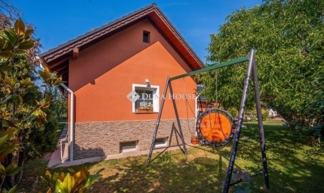 Eladó családi ház, Szigetszentmiklóson 230 M Ft, 5 szobás