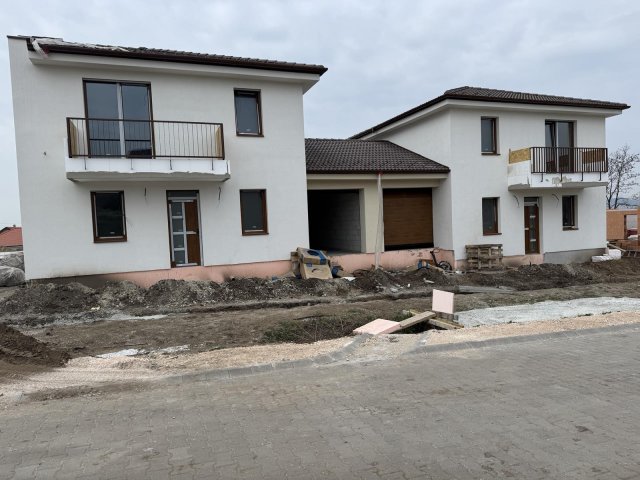 Eladó ikerház, Fóton 144.5 M Ft, 5 szobás / költözzbe.hu