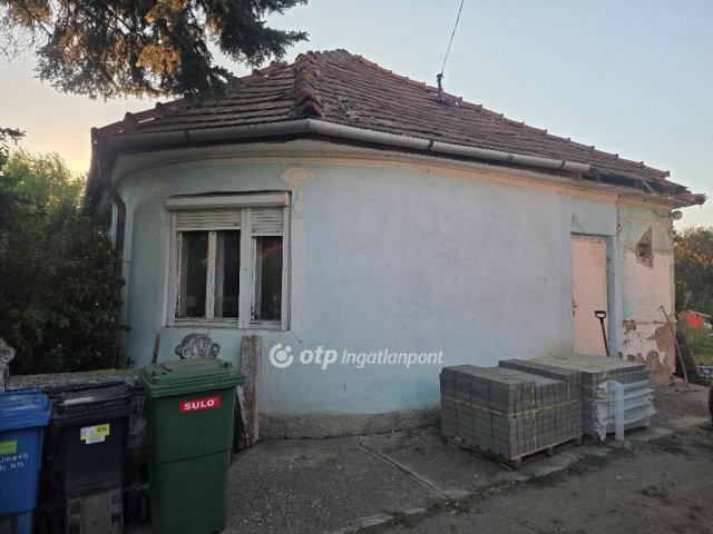 Eladó családi ház, Sajópetrin 13 M Ft, 2 szobás