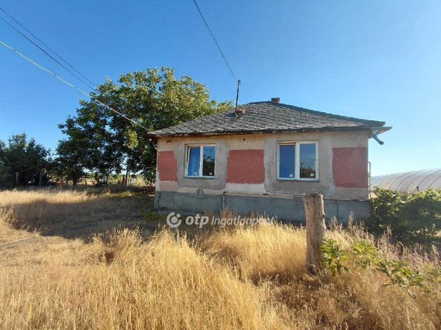 Eladó családi ház, Jászfényszarun 25 M Ft, 1+1 szobás