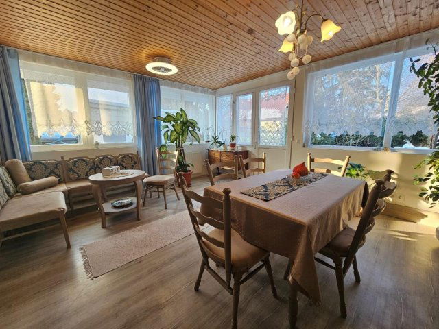 Eladó családi ház, Igalon 168.5 M Ft, 6+9 szobás