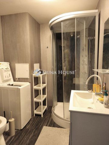 Eladó üzlethelyiség, Budapesten, X. kerületben, Liget utcában