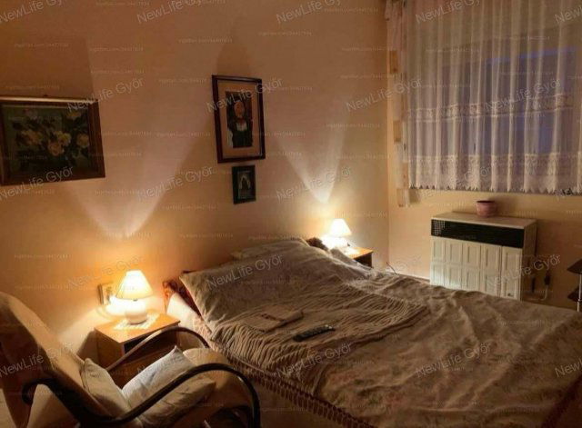 Eladó családi ház, Győrladaméren 39 M Ft, 6 szobás