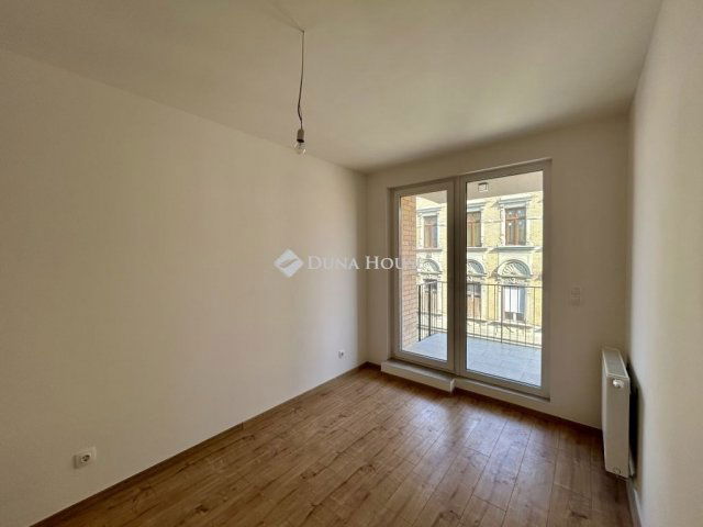 Eladó téglalakás, Budapesten, VIII. kerületben 69.99 M Ft