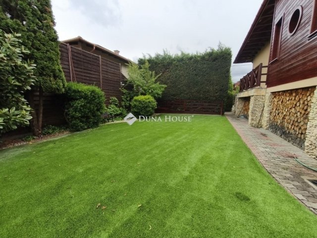 Eladó családi ház, Pilisszentivánon 265 M Ft, 7 szobás