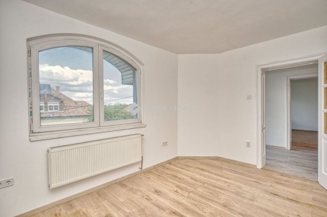 Eladó téglalakás, Budapesten, XVIII. kerületben 190 M Ft