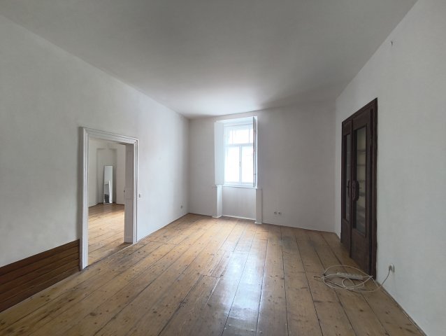 Eladó téglalakás, Sopronban 42 M Ft, 2 szobás