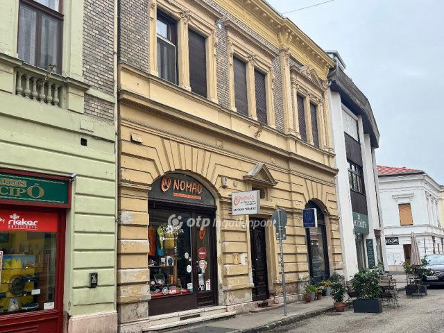 Eladó üzlethelyiség, Székesfehérvárott 115 M Ft