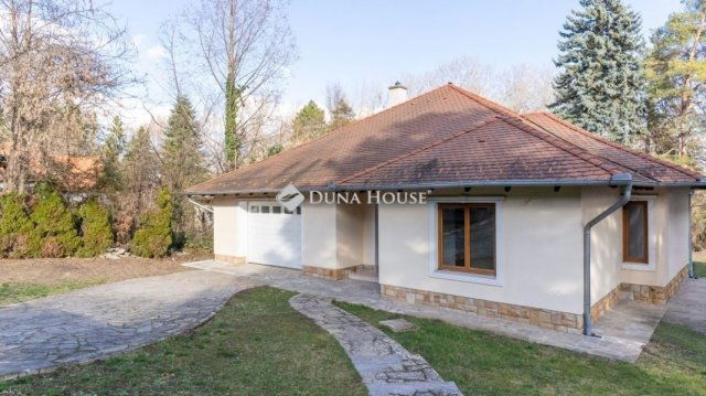 Eladó családi ház, Leányfaluban 219 M Ft, 3 szobás